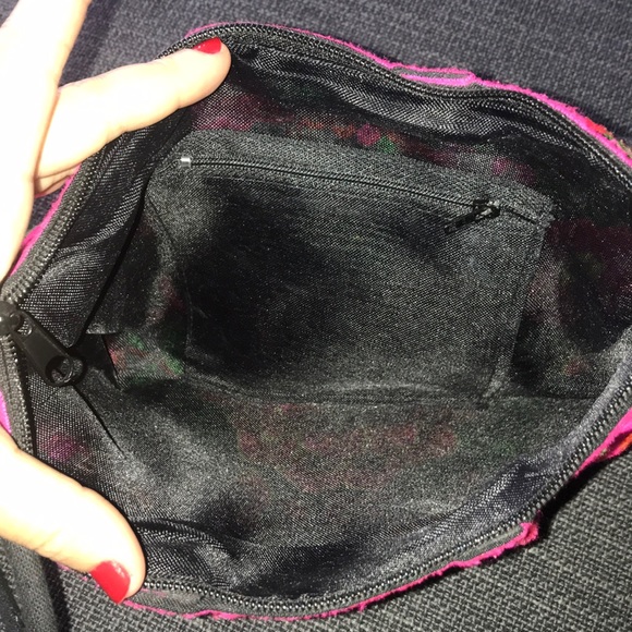 New Cross Body Bag from Thailand - Picture 6 of 6